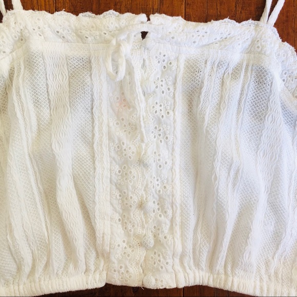 ⚡️FINAL SALE⚡️Urban Outfitters Lace Crop Top - Picture 5 of 7